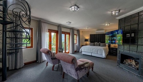 Suite, Balcony, Mountain View