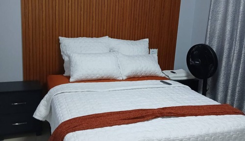 Room, 5 Bedrooms