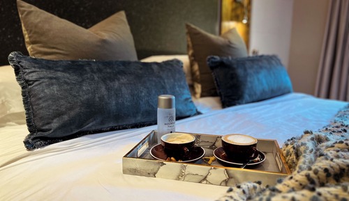 Deluxe Double Room, 1 King Bed, Patio, Garden View
