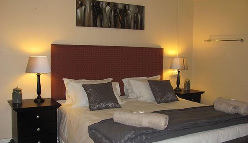Deluxe Room (1)