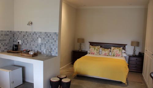 Country Room 1