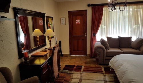 Deluxe Room (Twin or King Room)