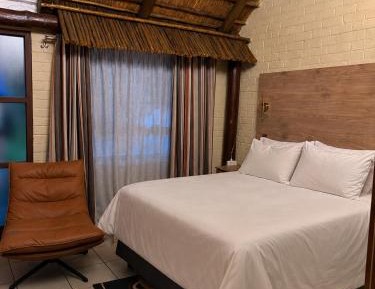 Queen Room with Garden View