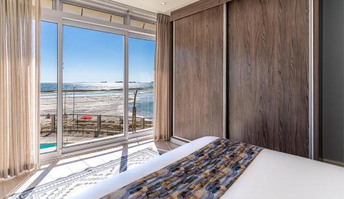 Two-Bedroom Deluxe Apartment with Ocean View
