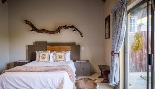 Luxury Queen Room