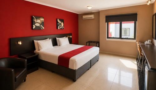 Deluxe Queen Room