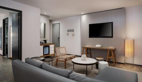 Luxury Suite with View