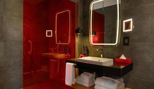 Junior Suite with Lounge Access