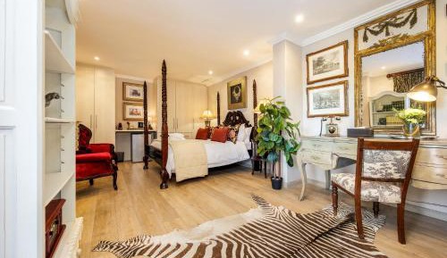 Deluxe Queen Room