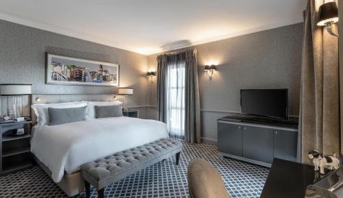 Luxury Suite