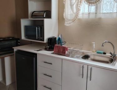 Deluxe Double Room (1 adult + 2 children)