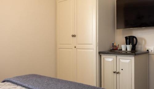 Petite room 
