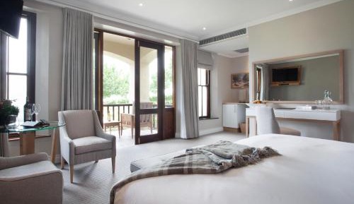 Feature Room