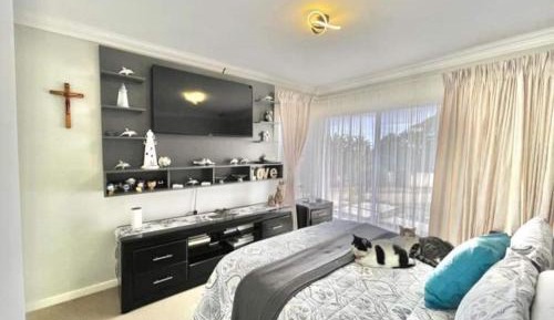 Comfort Queen Room