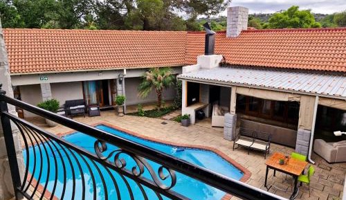 Deluxe Double Room (2 Adults + 1 Child)