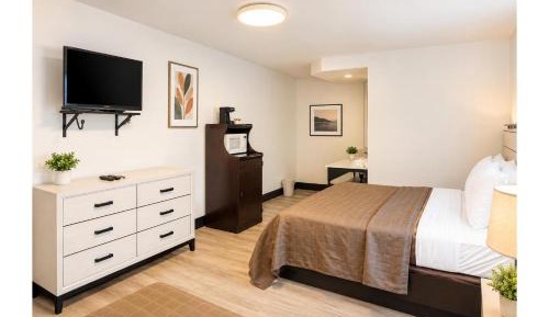 Queen Bed
