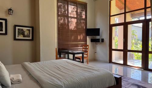 Queen Room with Garden View