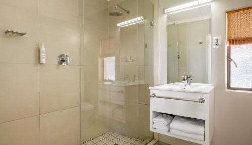 Superior Rondavel Triple, Guest room, Garden view
