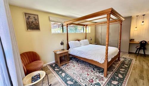 One-Bedroom Apartment with Garden View