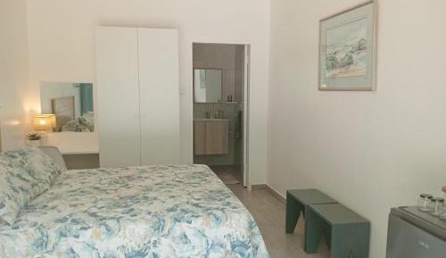 Comfort Queen Room