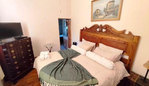 Standard Queen Room