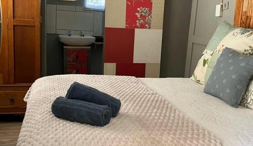 Deluxe Double Room (2 Adults + 1 Child)