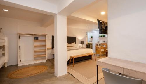 Deluxe Family Room