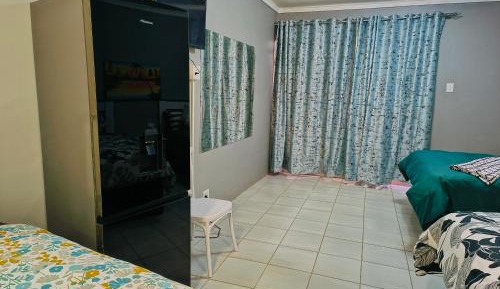 Family Room with Garden View