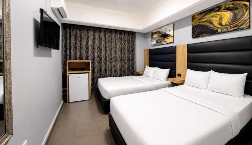 Deluxe Quadruple Room