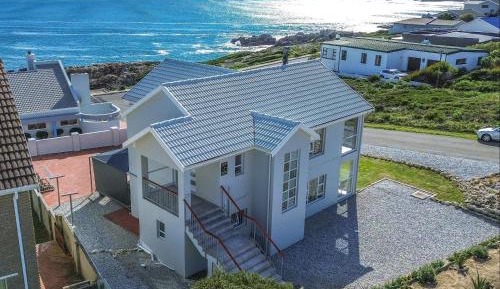 Deluxe Holiday Home