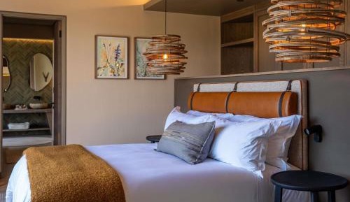 Panoramic Mountain Suite