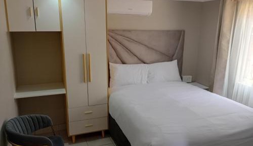 Deluxe Queen Room
