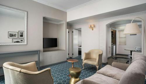 2 Bedroom Executive Suite, 1 King &amp; 1 King
