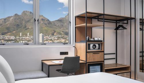 Larger Guest Room with Mountain View