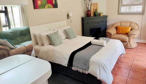 Deluxe Queen Room