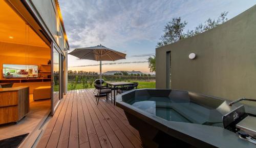 Deluxe Two Bedroom Cottage
