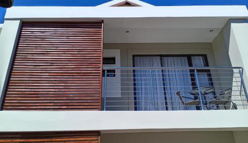 One-Bedroom Apartment with Balcony