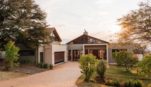 Villa with Garden View
