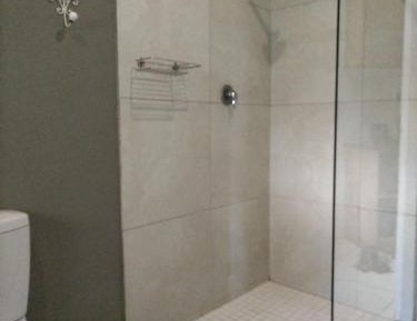 Deluxe Double Room (2 Adults + 1 Child)