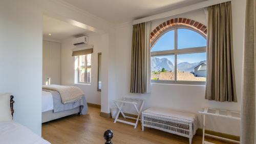 Two Bedroom Mountain View Villa 79