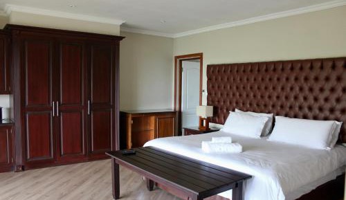 Deluxe King Suite
