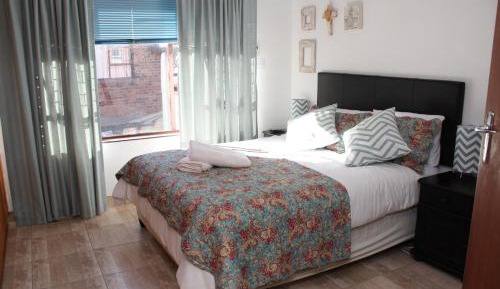 Luxury Queen Room