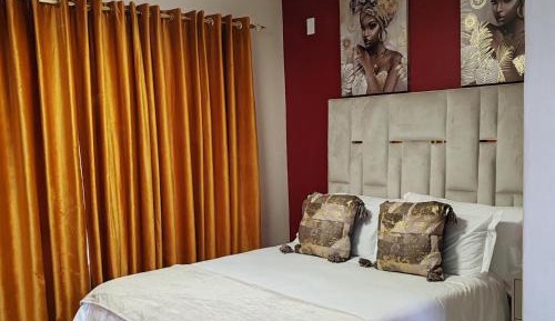 Standard Queen Room
