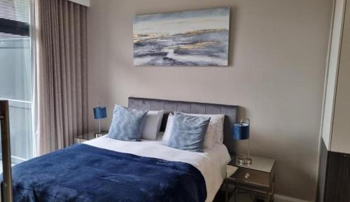 One-Bedroom Deluxe Apartment
