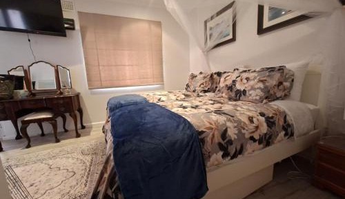 Twin Room with Private Bathroom