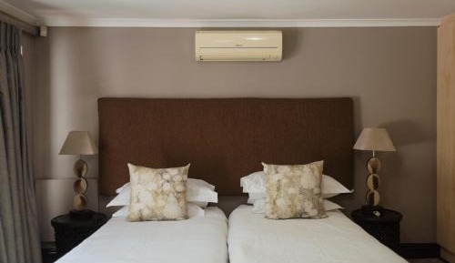 Standard Twin Room with Garden View