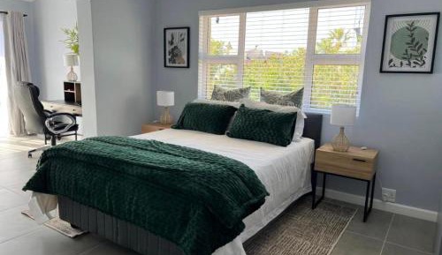 Three-Bedroom Deluxe Apartment