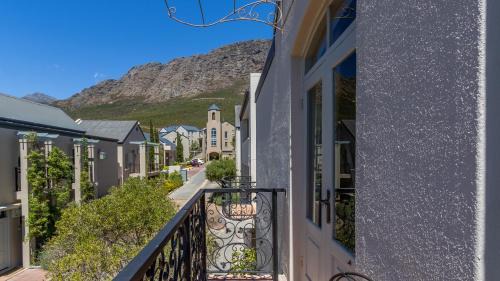 Two Bedroom Mountain View Villa 26 