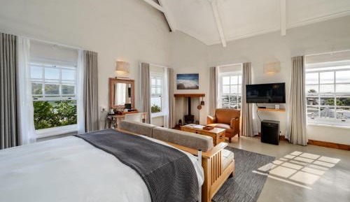 Panoramic Lagoon View Room