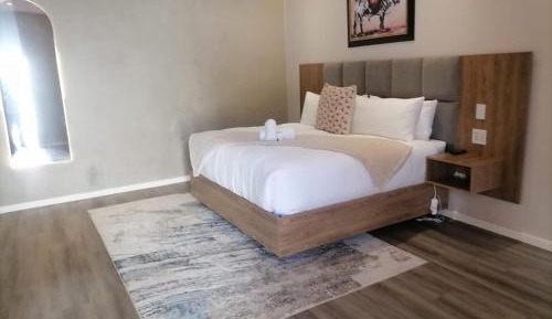 Deluxe Queen Room